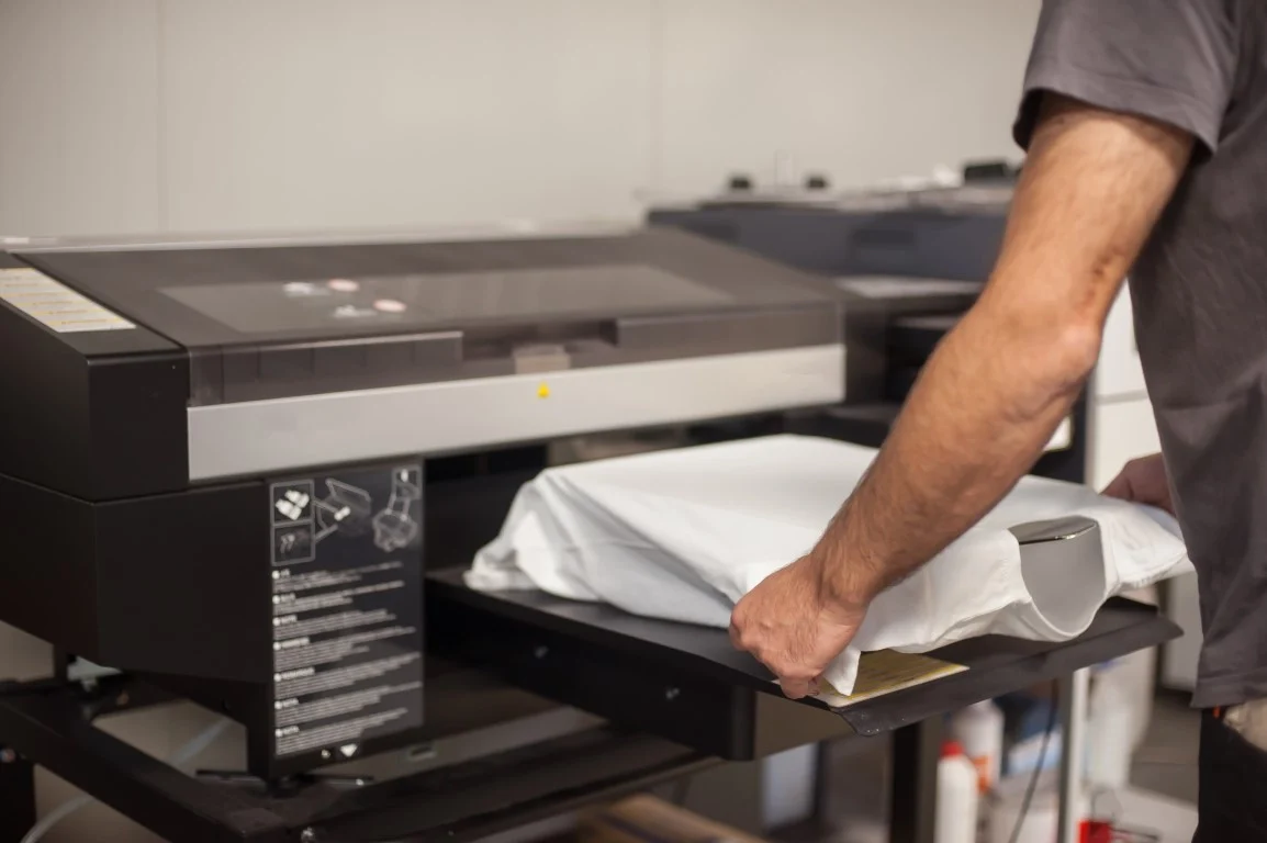 DTG vs. Screen Printing: Which is Best for You? DTG vs. Screen Printing: Which is Best for You?